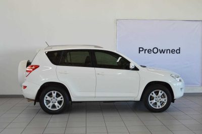 Toyota-2.0 GX A/T2013-Eastern-Cape-Motors-Volvo Cars PE