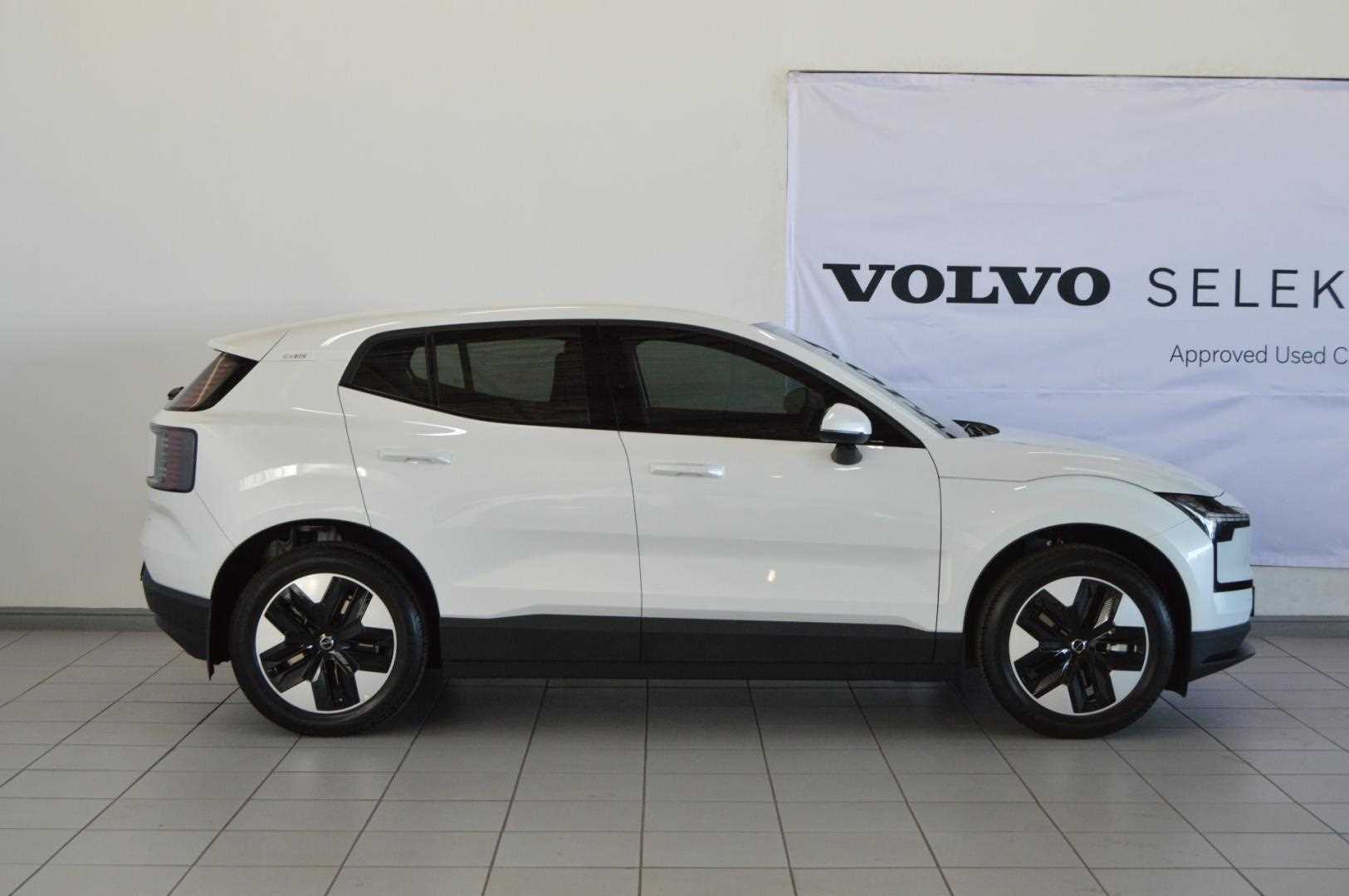 VOLVO-Core Single Motor (MY24)2024-Eastern-Cape-Motors-Demo Loaner/Fleet