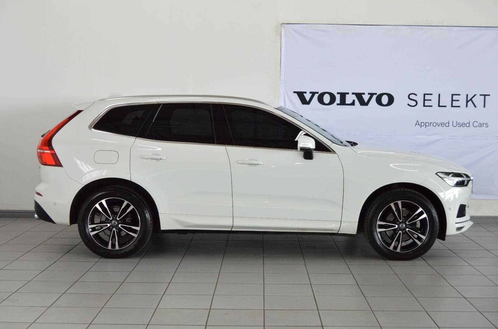 Volvo-II D4 Geartronic AWD Momentum2018-Eastern-Cape-Motors-Demo Loaner/Fleet