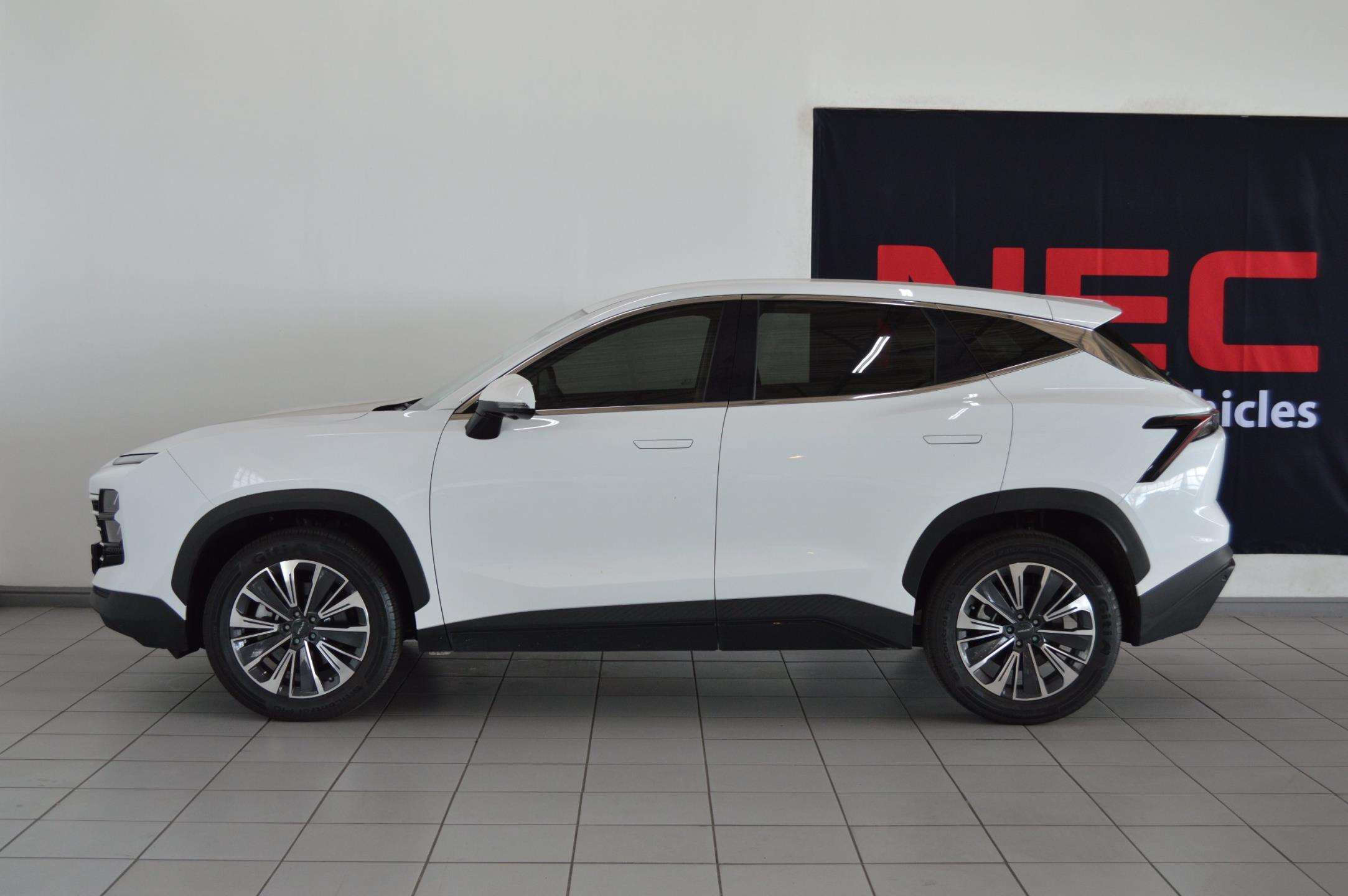 Jetour-1.5T Momentum2024-Eastern-Cape-Motors-Refurb