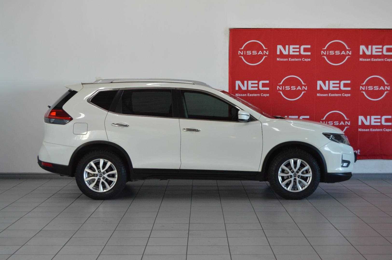 Nissan-2.5 Acenta 4X4 CVT2020-Eastern-Cape-Motors-Demonstrator