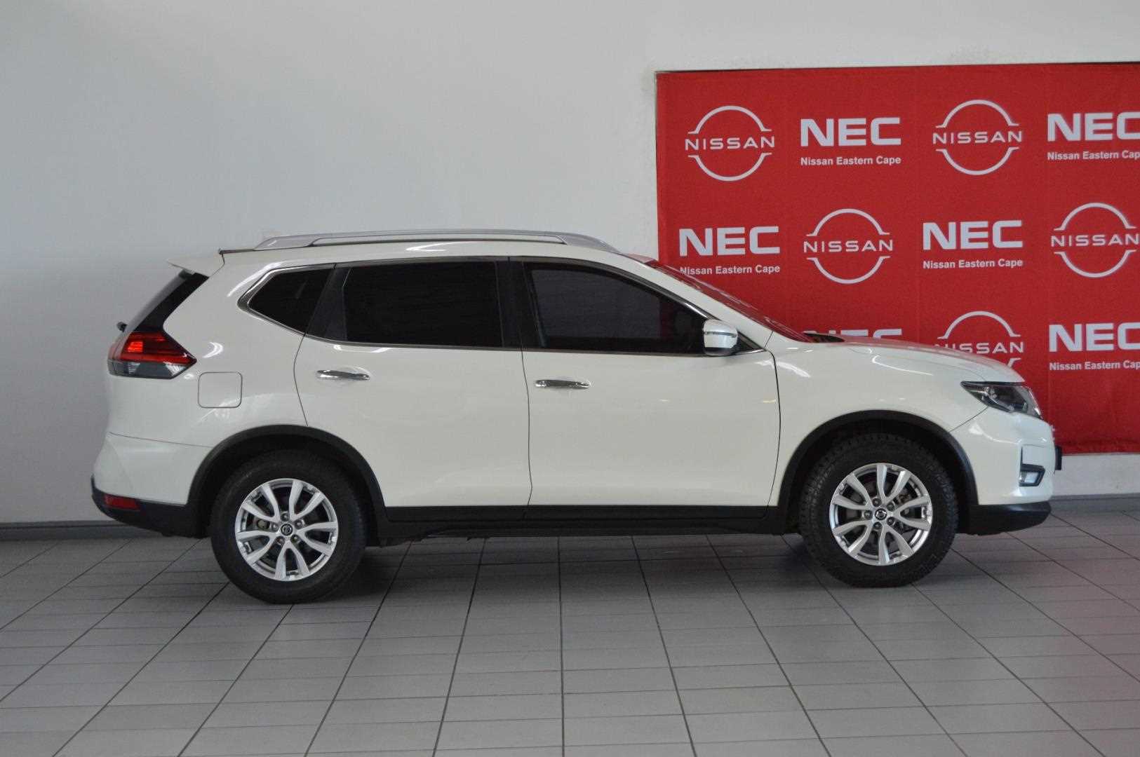 Nissan-2.5 Acenta 4X4 CVT2020-Eastern-Cape-Motors-Demonstrator