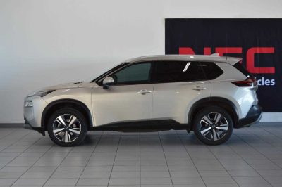 Nissan-2.5 Acenta Plus CVT2023-Eastern-Cape-Motors-Demonstrator