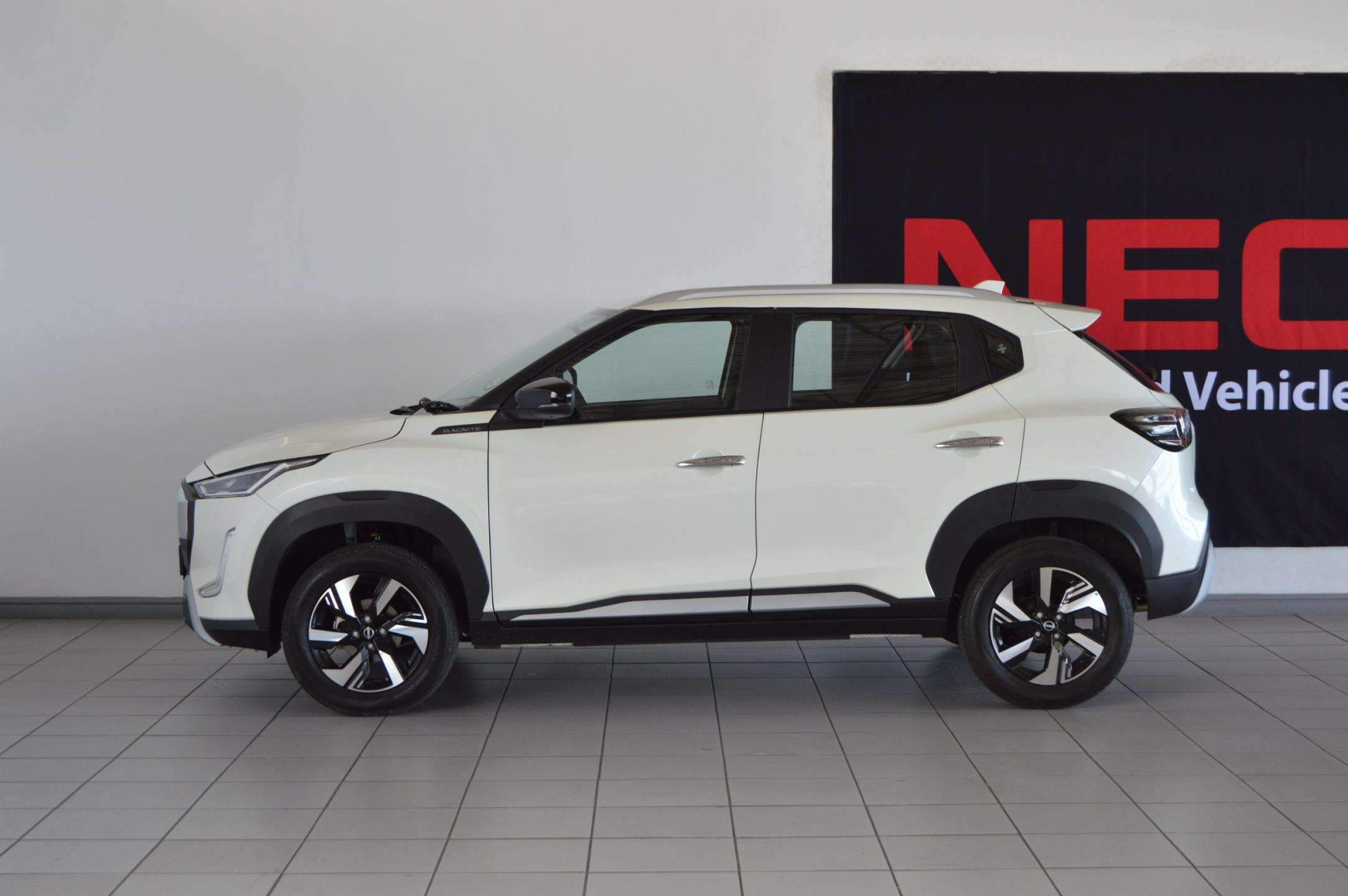 Nissan-1.0 Turbo Acenta CVT (DD0)2025-Eastern-Cape-Motors-Demonstrator