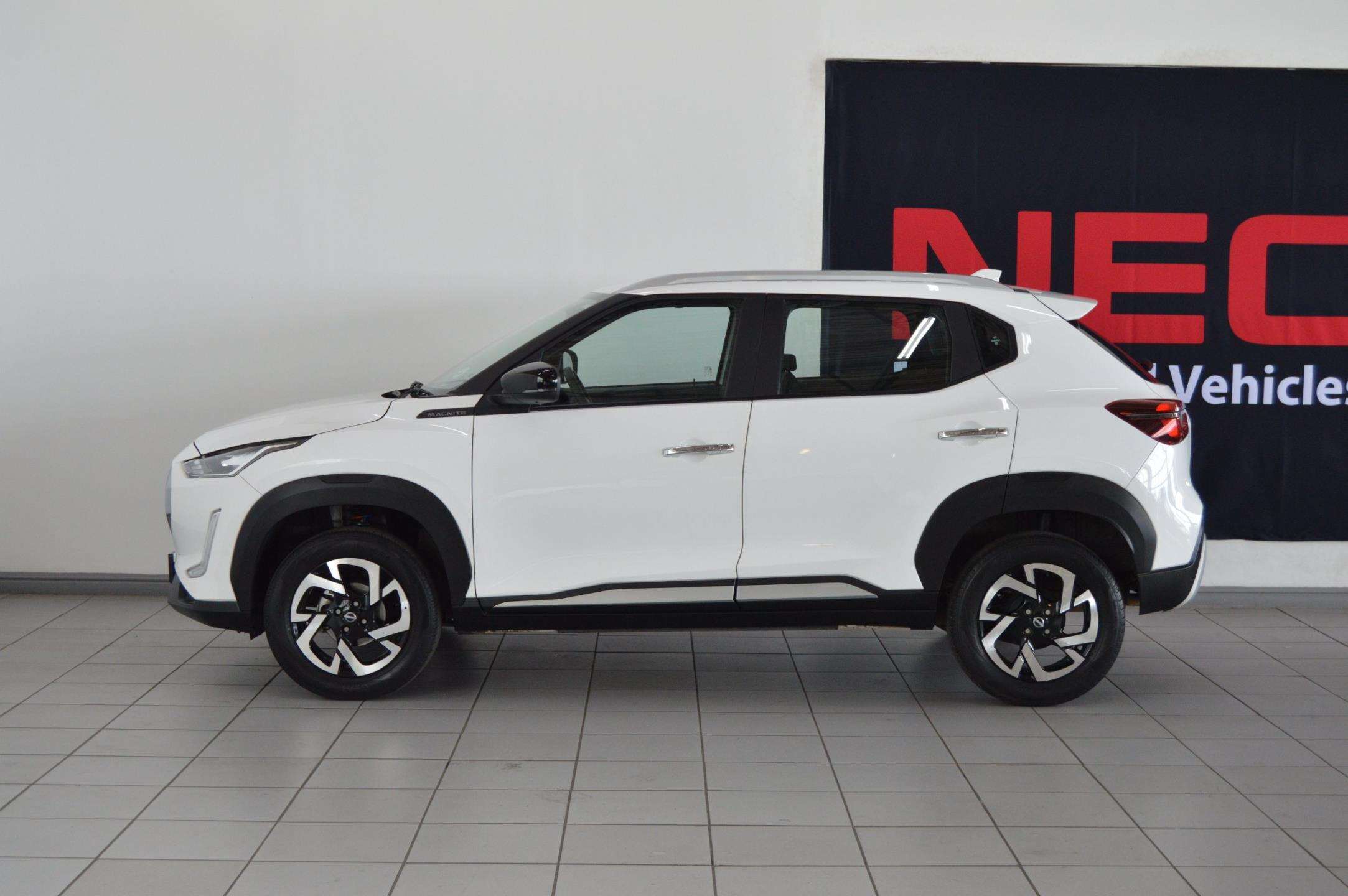 Nissan-1.0 Turbo Acenta2025-Eastern-Cape-Motors-Demonstrator