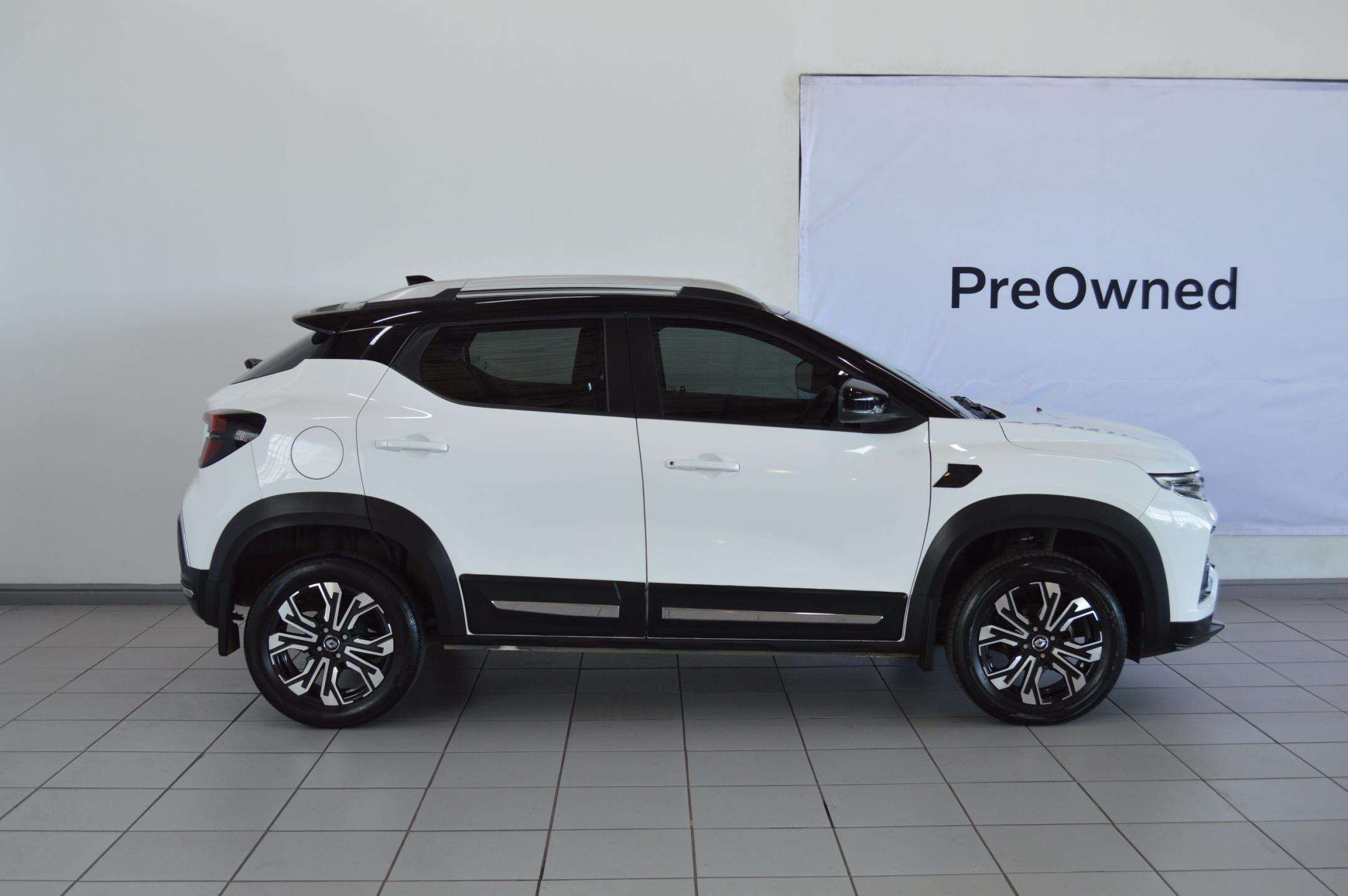 Renault-1.0T Intens2021-Eastern-Cape-Motors-Mazda Showroom