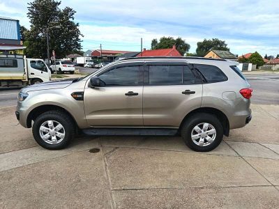 Ford-2.2 TDCi XLS 6AT 4X22017-Eastern-Cape-Motors-Showroom