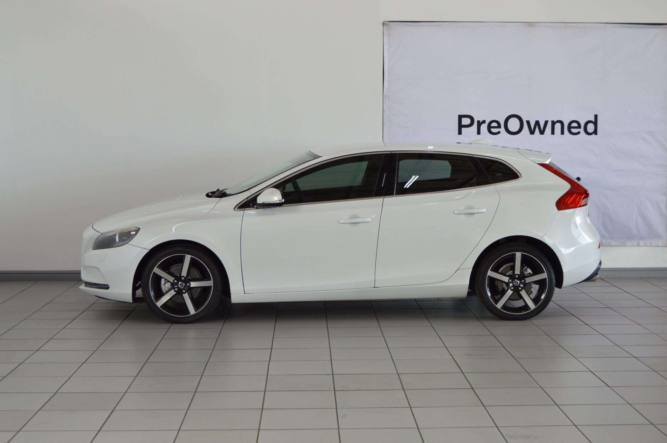 Volvo-T3 Essential2014-Eastern-Cape-Motors-Mazda Showroom