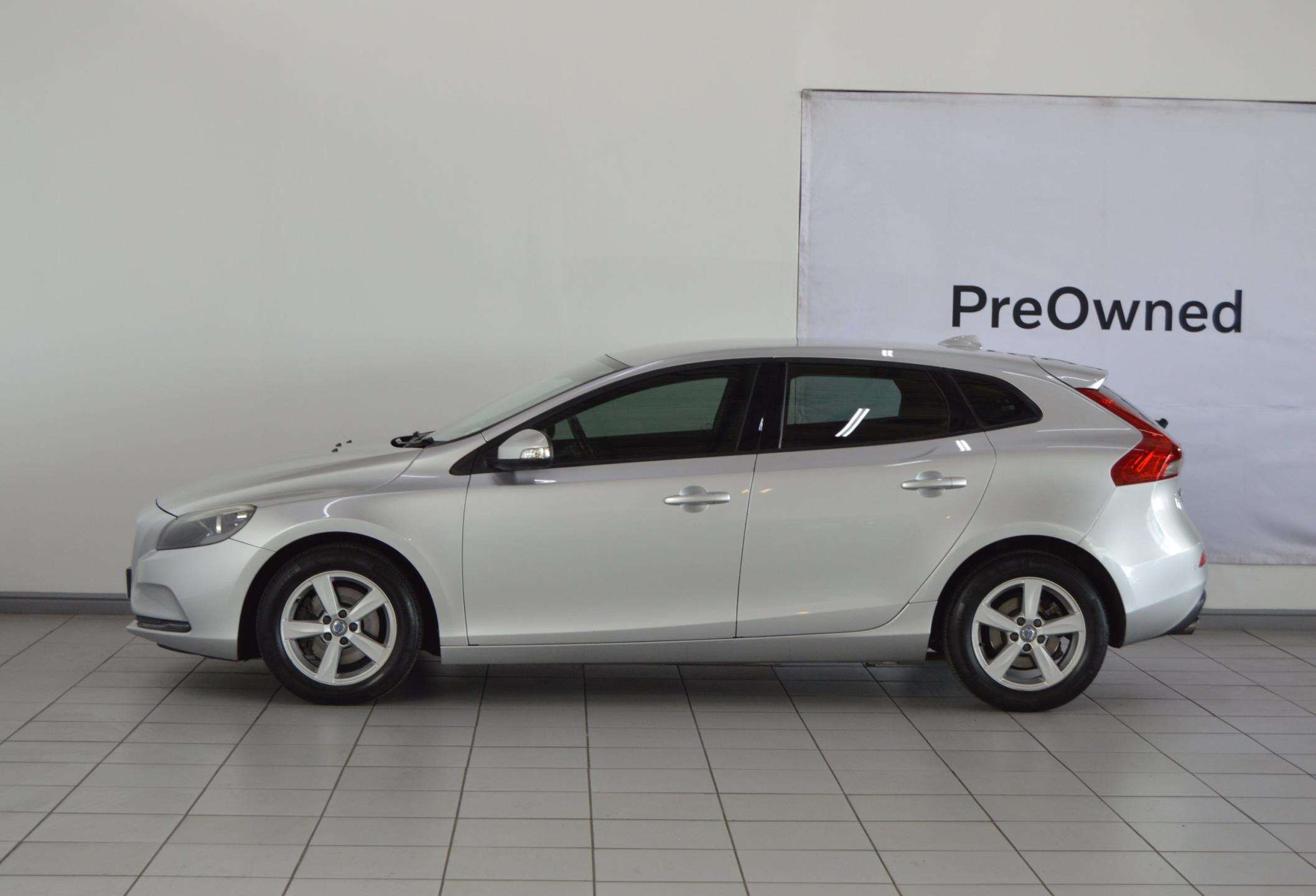 Volvo-T3 Manual Essential2015-Eastern-Cape-Motors-Mazda Showroom