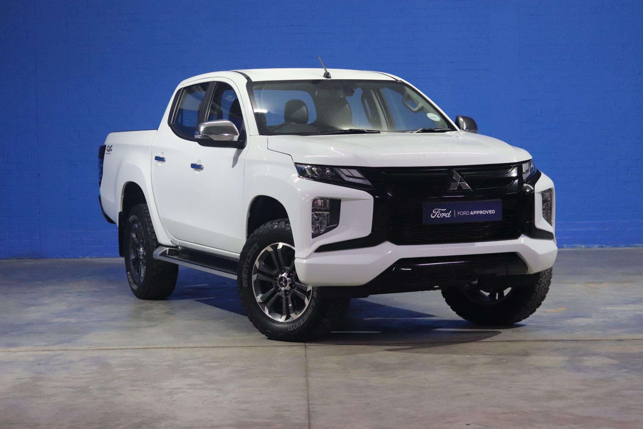 Mitsubishi-2.4 Di-DC D/C P/U MT 4X42022-Eastern-Cape-Motors-Showroom Used