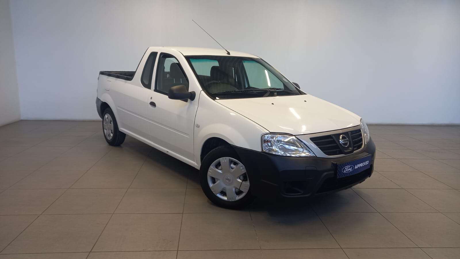 Nissan-NP200 1.6 P/U S/C2019-Eastern-Cape-Motors-Showroom Used