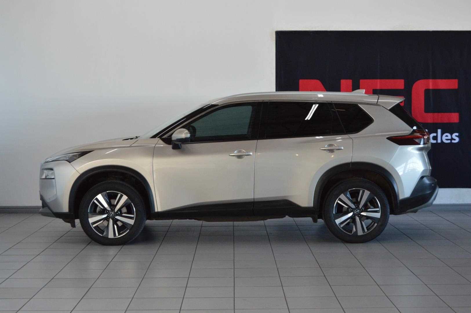 Nissan-2.5 Acenta Plus CVT2023-Eastern-Cape-Motors-Demonstrator