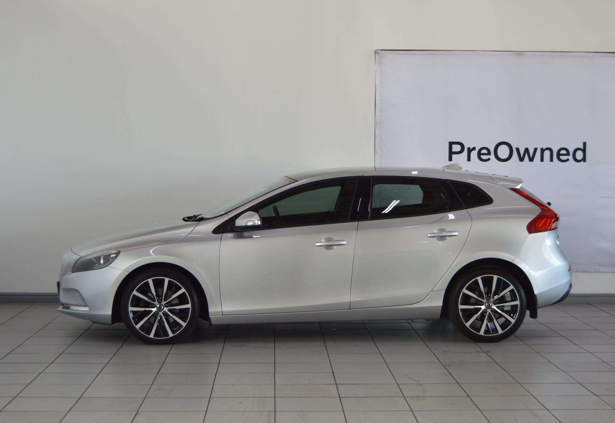 Volvo-D2 Kinetic2018-Eastern-Cape-Motors-Mazda Showroom