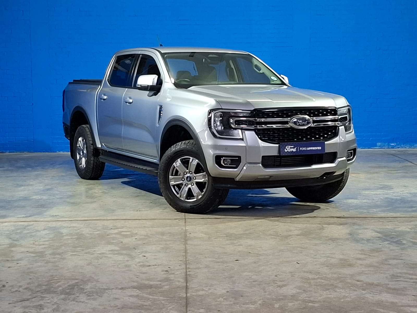 Ford-2.0D XLT HR A/T D/C P/U2024-Eastern-Cape-Motors-Showroom Used