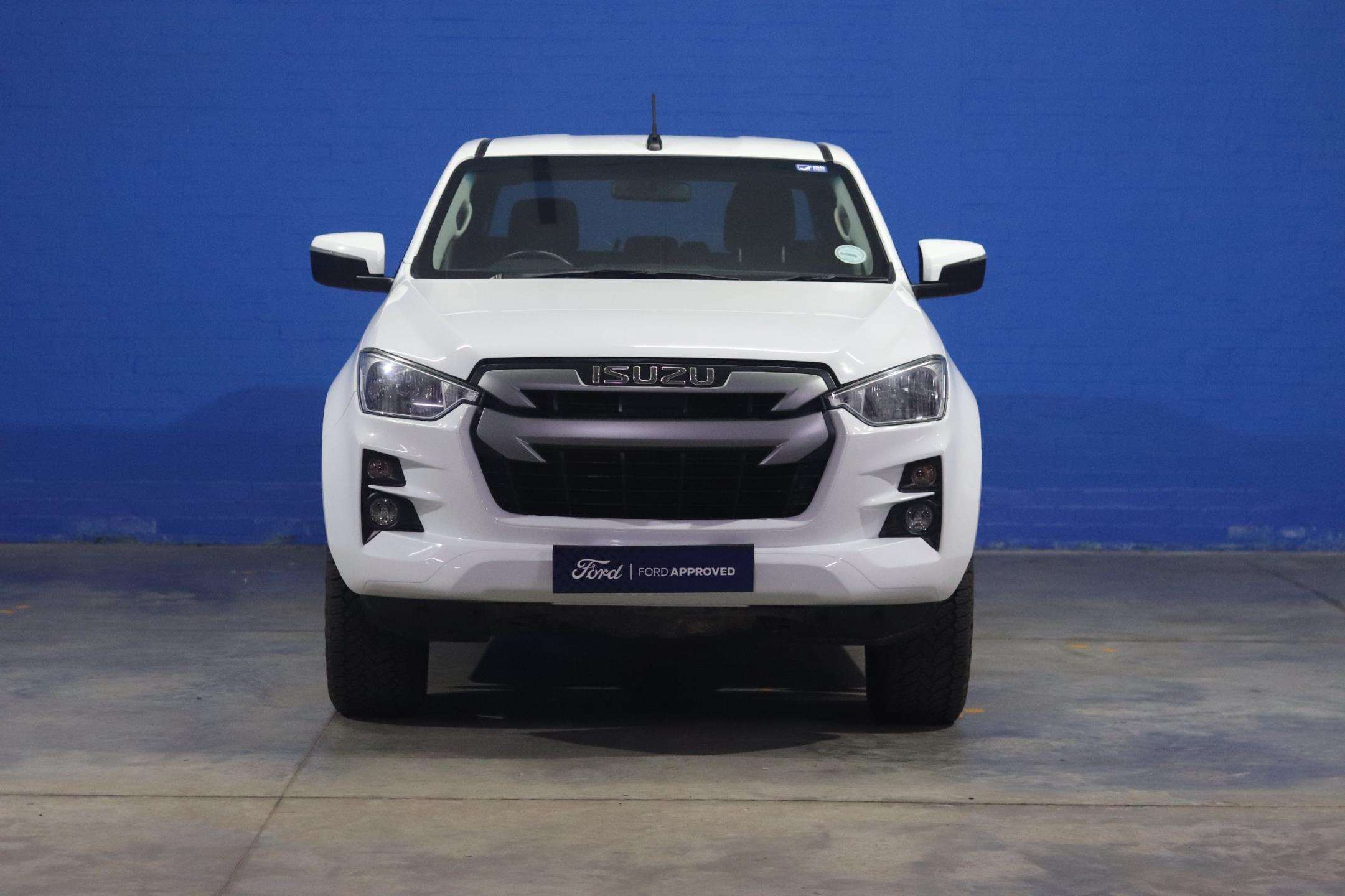 Isuzu-1.9 DDI HR LS D/C P/U A/T 4X22024-Eastern-Cape-Motors-Showroom Used