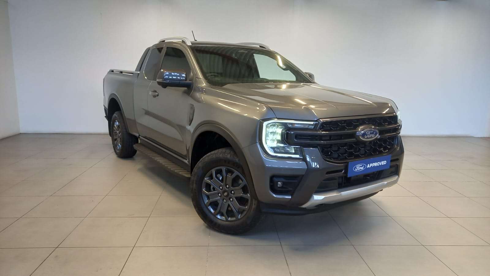 Ford-LGSG 2.0L BIT Super Cab Wildtrak 4x4 10AT2025-Eastern-Cape-Motors-Showroom Used