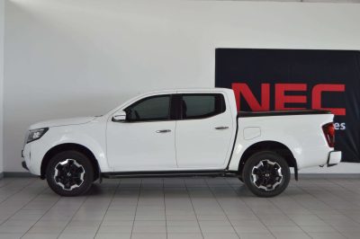Nissan-2.5D LE 4x2 AT Double Cab2022-Eastern-Cape-Motors-Refurb