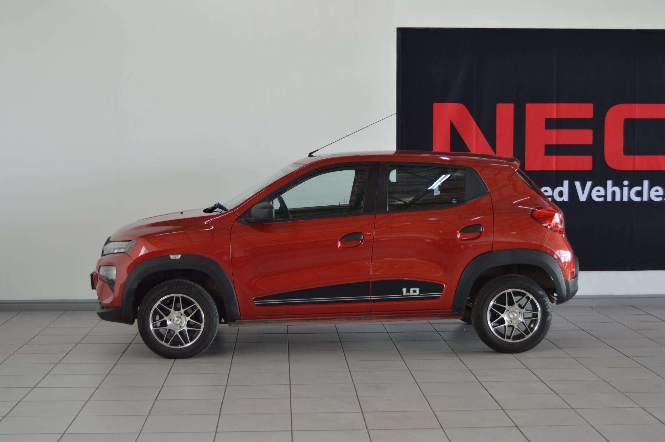 Renault-1.0 Life 5DR2025-Eastern-Cape-Motors-Demonstrator