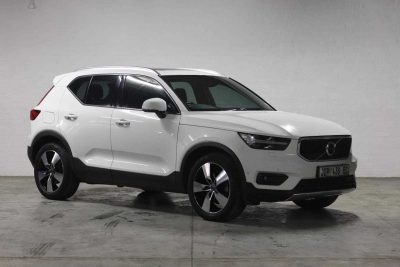Volvo-D4 Geartronic AWD Momentum2018-Eastern-Cape-Motors-Used Showroom