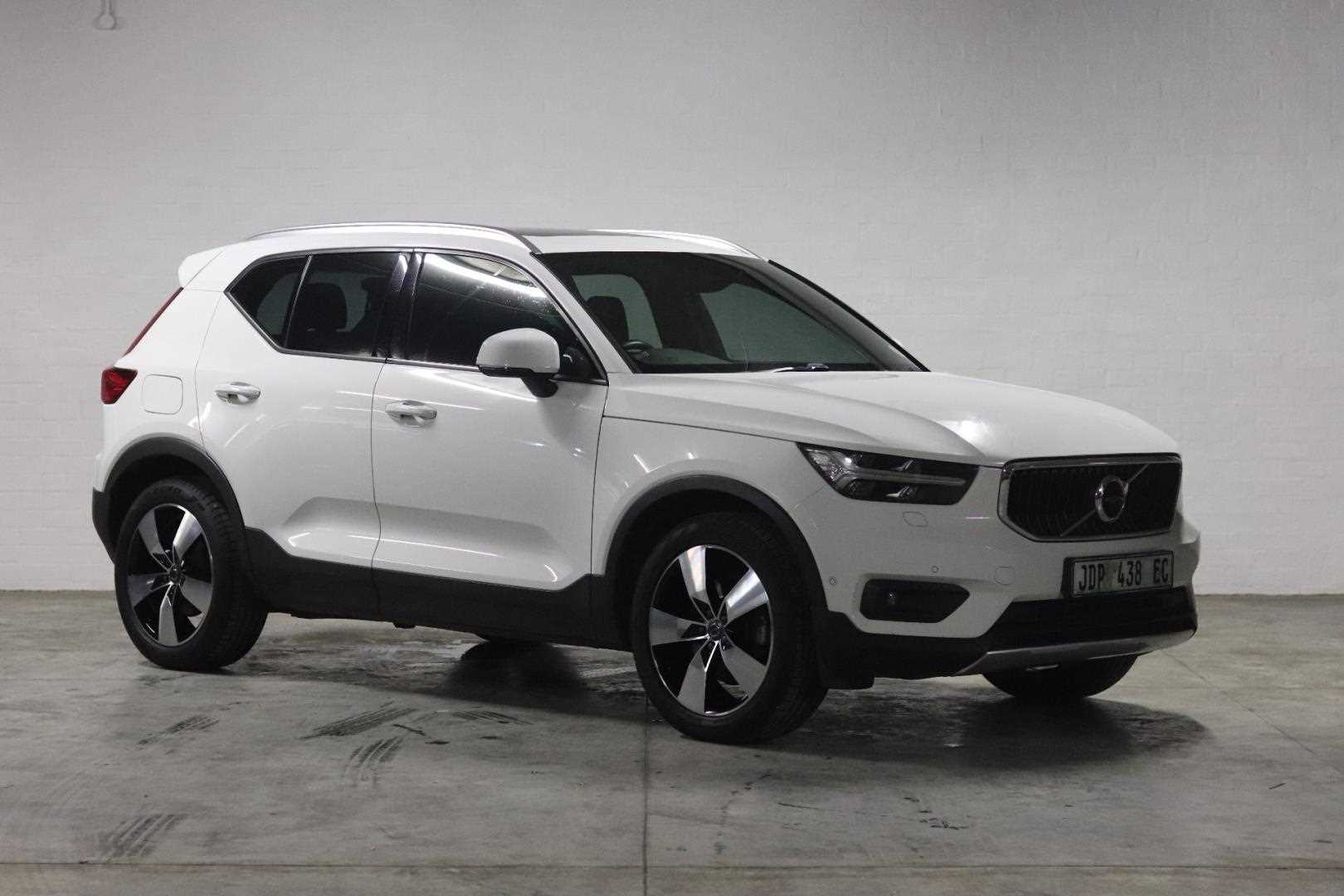 Volvo-D4 Geartronic AWD Momentum2018-Eastern-Cape-Motors-Used Showroom